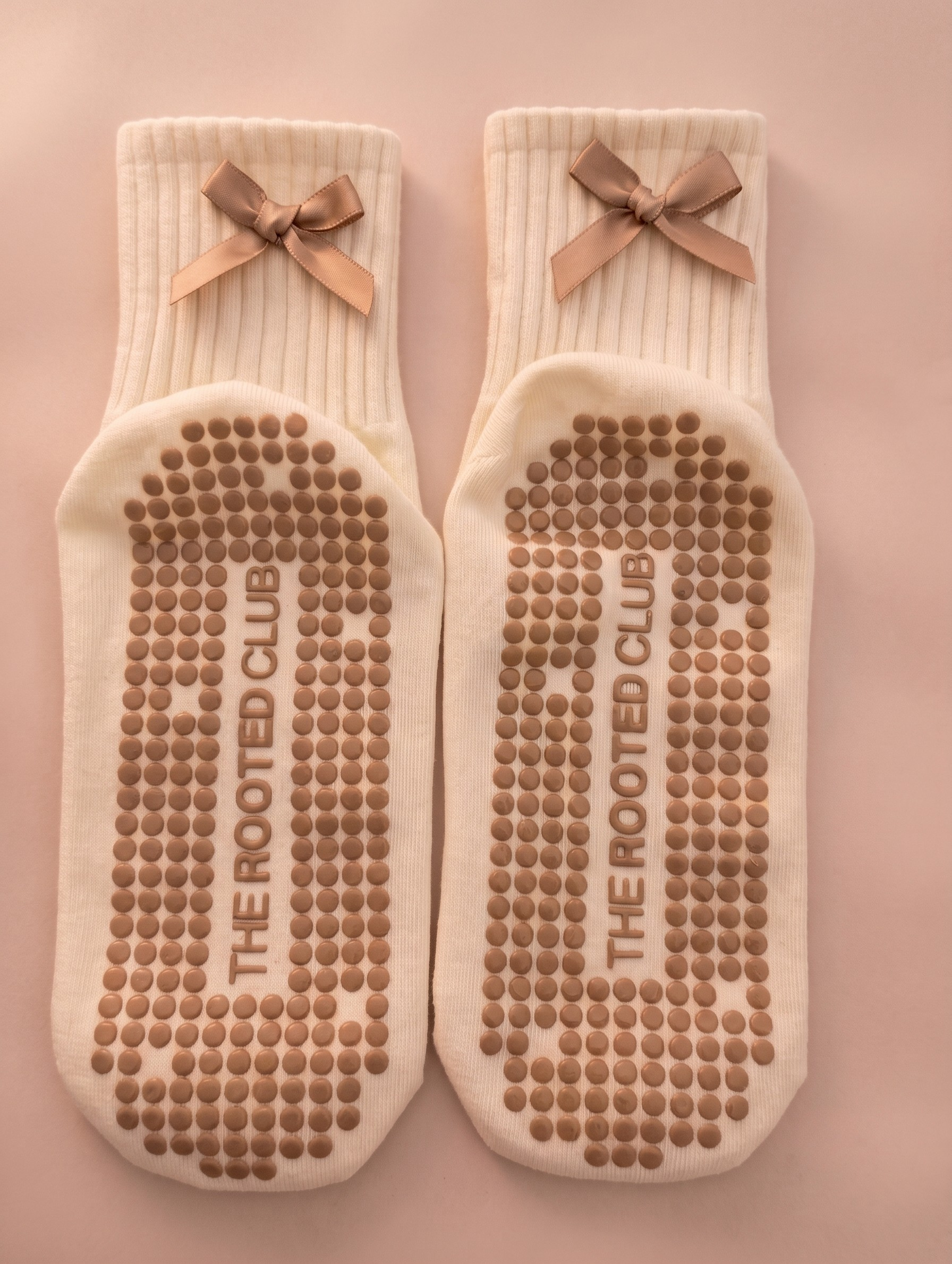 The Petal Edge - Caramel Bow Quarter Crew