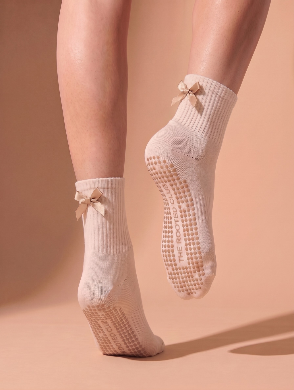 The Petal Edge - Caramel Bow Quarter Crew